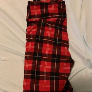 Red  plaid leggings🌸